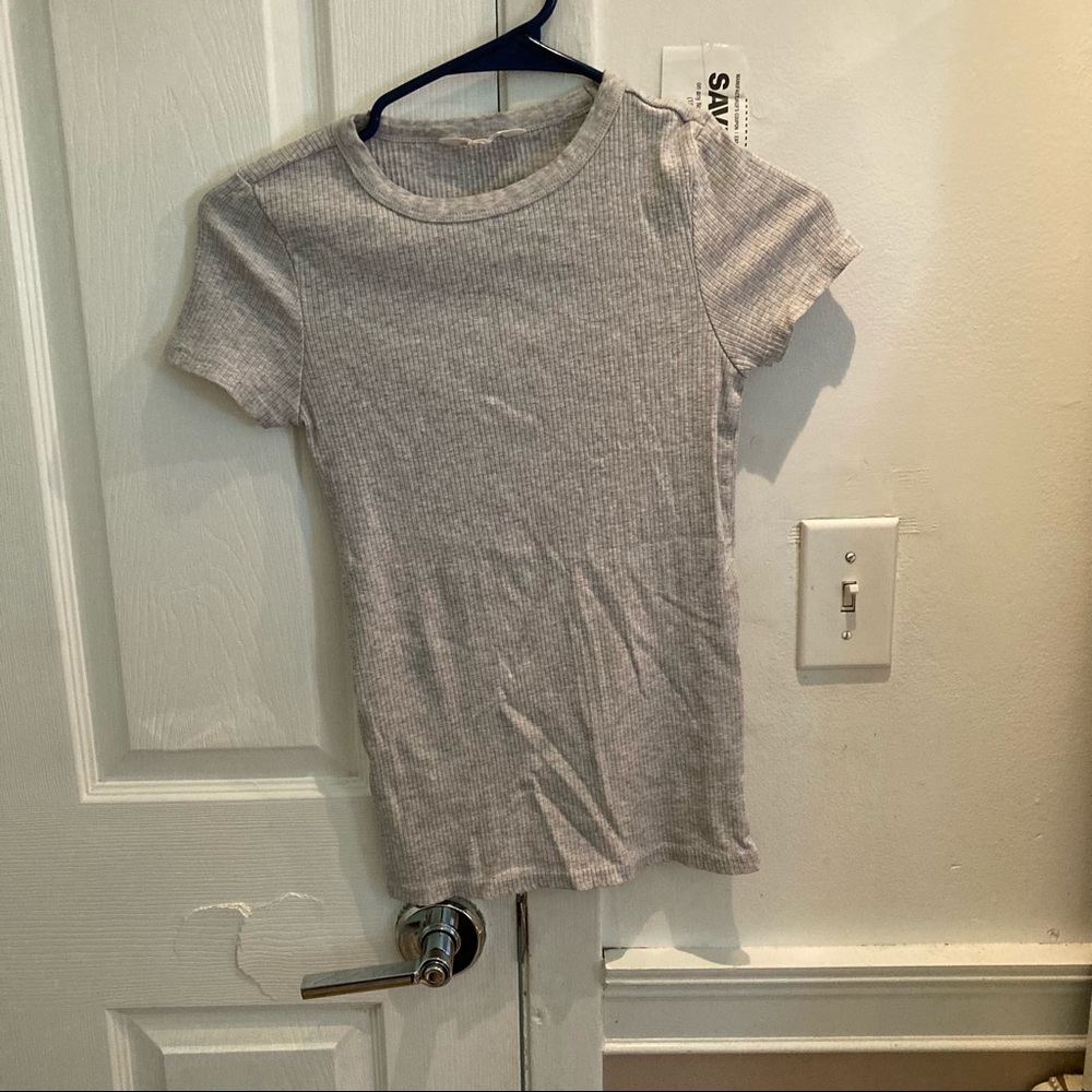 Delta short sleeved gray ribbed crew neck shirt size XS